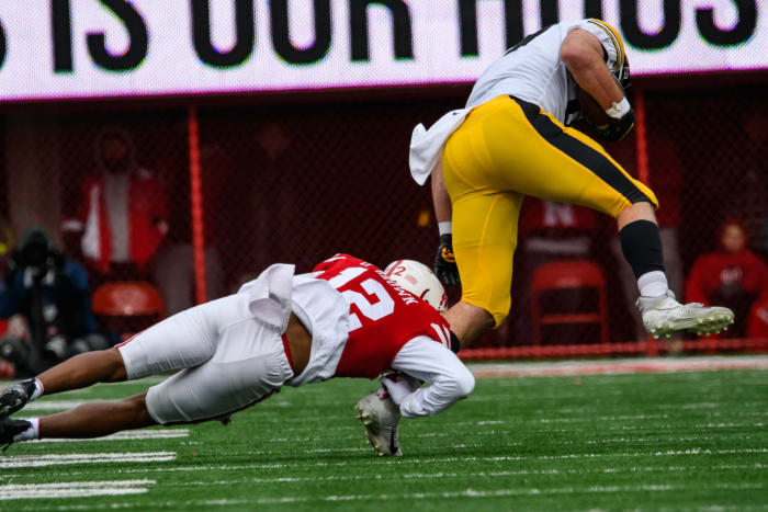 03_Omar Brown_FB vs Iowa 1124